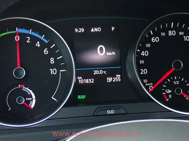 Volkswagen e-Golf 35,8KWH 94%SOH 2017 Elektrisch 23