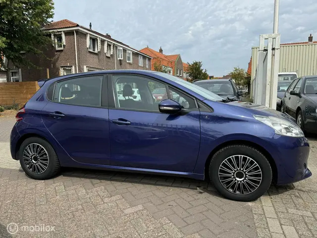 Peugeot 208 1.0 VTi Active 2013 Benzine 4