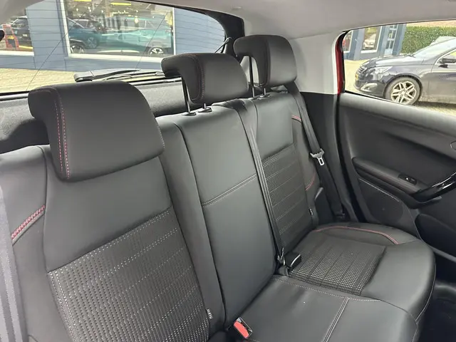 Peugeot 208 1.2 Turbo 110 PK GT-Line 2019 Benzine 28