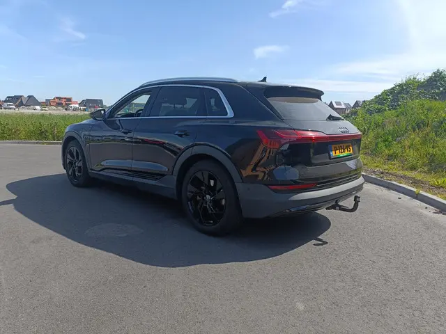 Audi e-tron 2