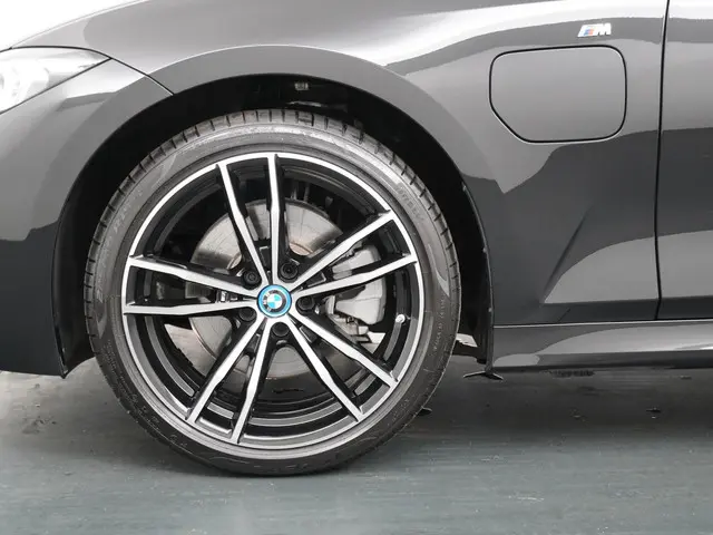 BMW 3 Serie Touring 320e 2024 Hybride Benzine 28