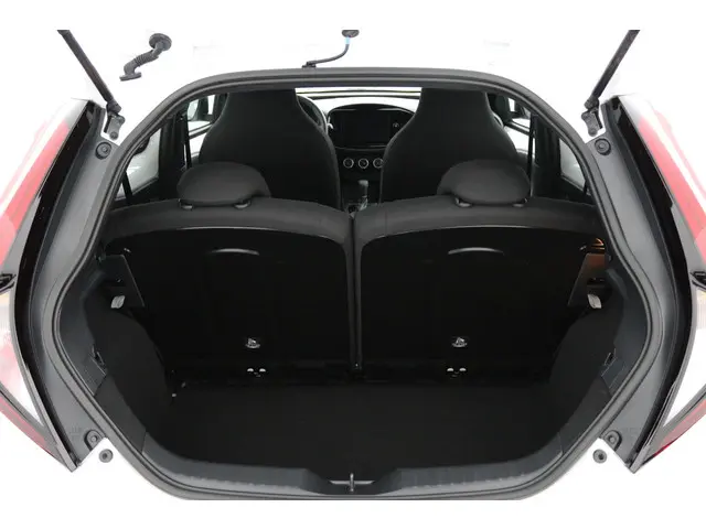 Toyota Aygo X 1.0 VVT-i S-CVT Play 2024 Benzine 23