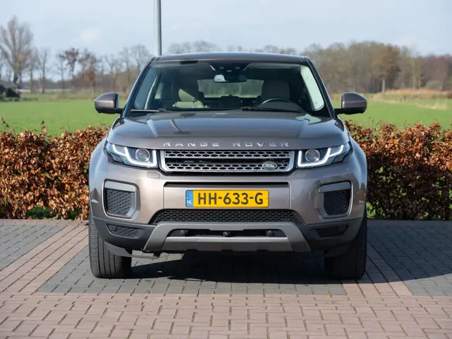 Land Rover Range Rover Evoque 2.0 Si4 HSE 2015 Benzine 24