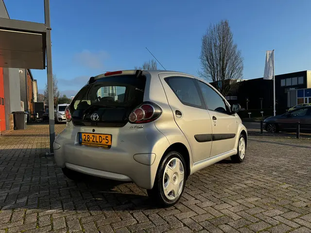 Toyota Aygo 1.0 VVT-i Comfort 5drs Airco 2013 Benzine 8