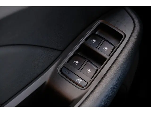 MG ZS EV MG Luxury 45 kWh Aut. Pano|Leder 2019 Elektrisch 24