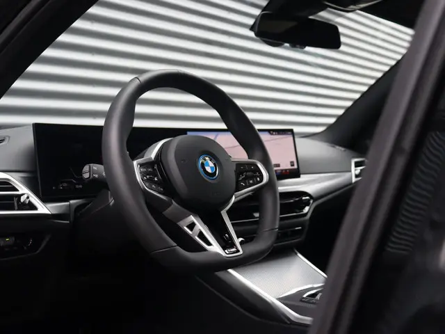 BMW 3 Serie Touring 330e 2025 Hybride Benzine 16