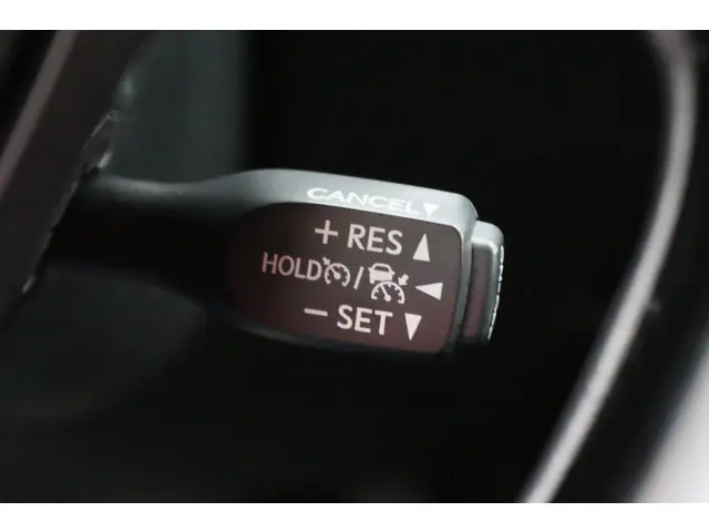 Toyota C-HR 1.8 Hybrid Dynamic 2020 Hybride Benzine 37