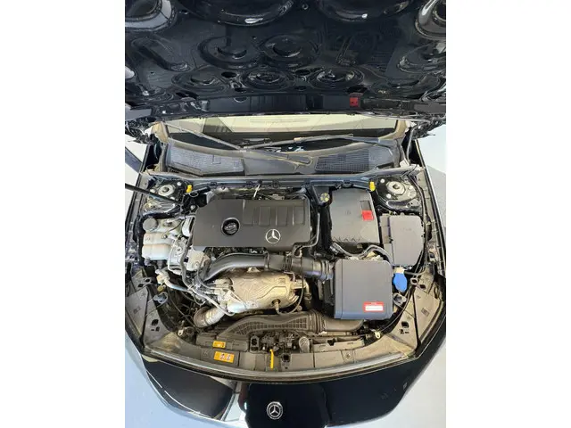 Mercedes-Benz A-Klasse 220 4MATIC Premium 2018 Benzine 8