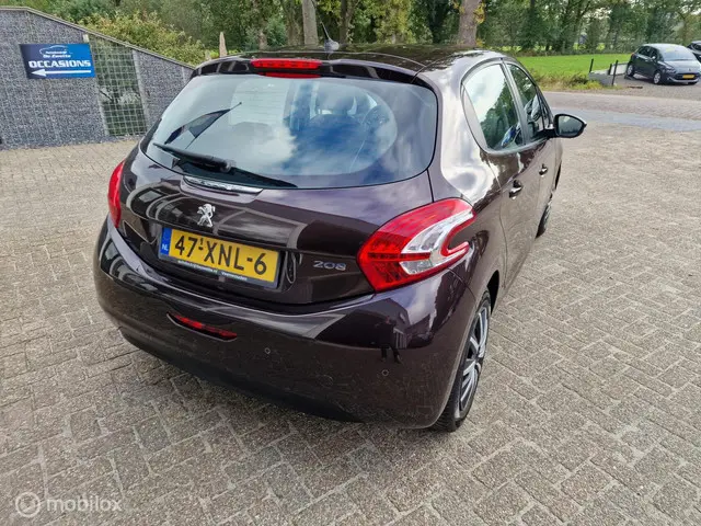 Peugeot 208 1.4 VTi Envy 2012 Benzine 16