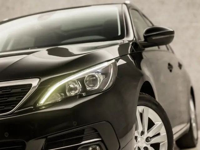 Peugeot 308 SW 1.2 PureTech Sport 2019 Benzine 16