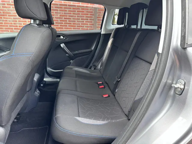 Peugeot 2008 1.2 PureTech Allure 2018 Benzine 16
