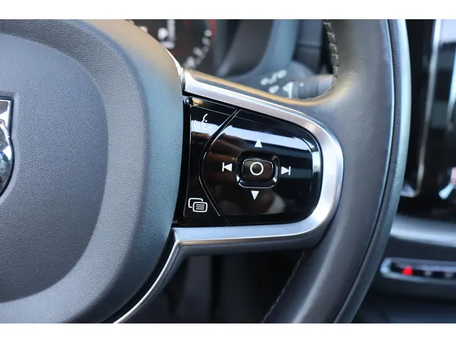 Volvo XC60 T8 AWD Inscription 2021 Hybride Benzine 25