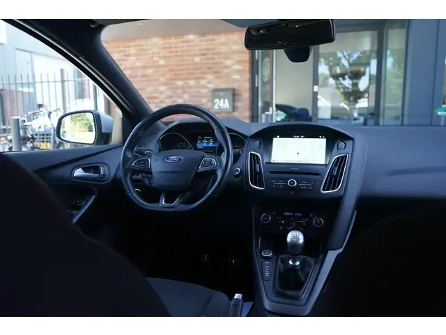 Ford Focus 1.0 ST-Line 2018 Benzine 18