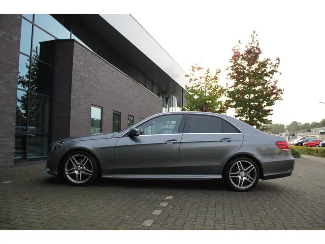 Mercedes-Benz E-Klasse 200 Edition AMG 2015 Benzine 11