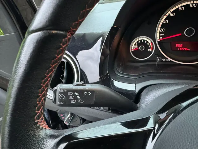 Volkswagen up! 1.0 sport up! 2014 Benzine 9