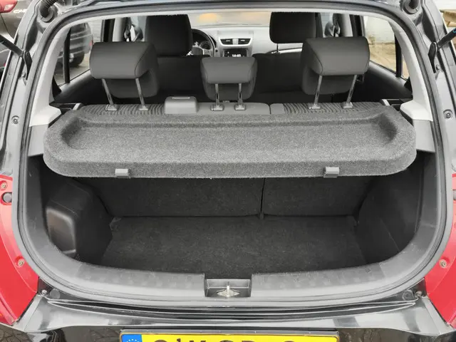 Suzuki Swift 1.2 Bandit 2013 Benzine 11