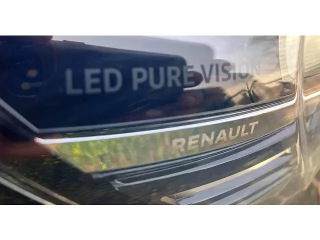 Renault Clio 1.0 TCe Intens Cc,Pdc,keyless,... 2019 Benzine 17