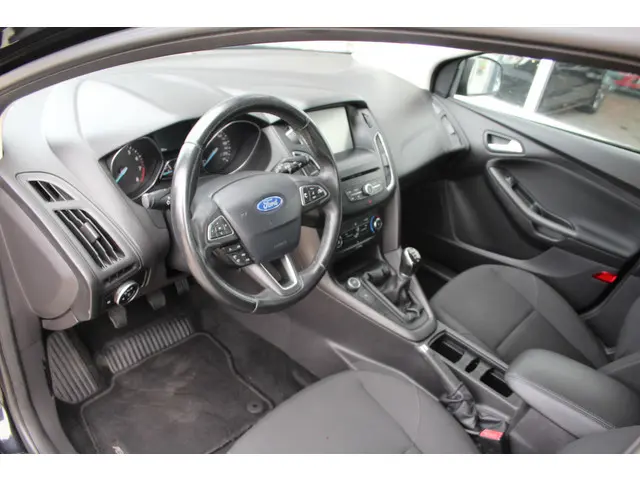 Ford Focus Wagon 1.0 Trend Edition 2015 Benzine 12