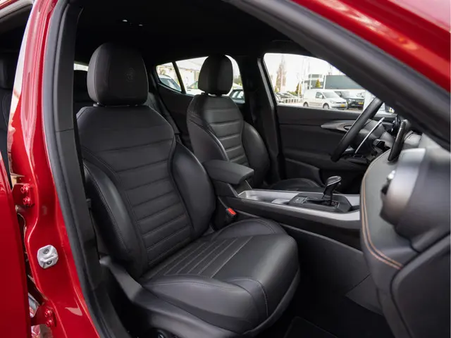 Alfa Romeo Tonale 1.5T Hybrid Ti 2024 Hybride Benzine 40