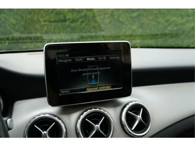 Mercedes-Benz GLA GLA 180 Ambition Night 2016 Benzine 38