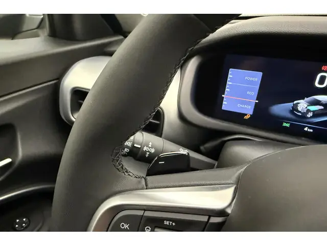 Jeep Avenger 1.2 e-Hybrid Summit 2025 Hybride Benzine 31