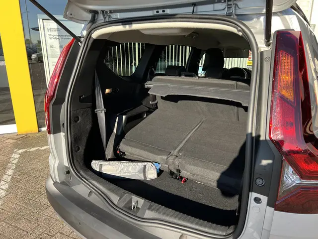 Dacia Jogger 1.0 TCe 110 Expression 2023 Benzine 17