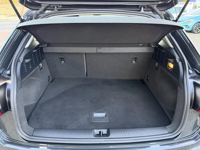 Audi Q2 35 TFSI S Edition 2024 Benzine 24