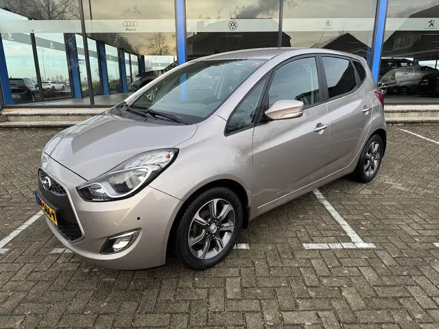 Hyundai ix20 1.6i Go! 2016 Benzine 2