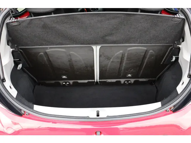 Toyota Aygo 1.0 VVT-i x-nav, 2018 Benzine 31