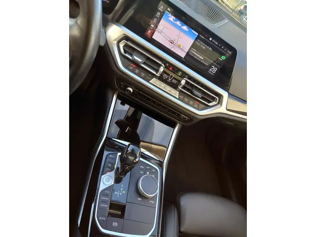 BMW 3 Serie Touring 330i High Executive 2019 Benzine 16