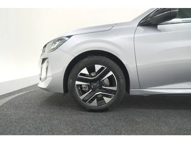 Peugeot 208 PureTech 100 Allure Pack 2023 Benzine 16