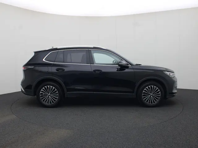 Volkswagen Tiguan 1.5eTSI/150PK Elegance DSG 2024 Benzine 3