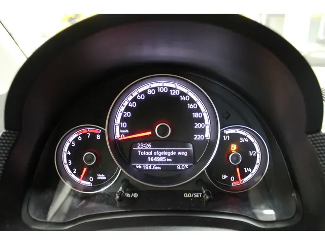 Volkswagen up! 1.0 BMT move up! 2017 Benzine 13