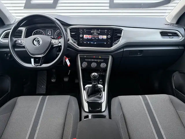 Volkswagen T-Roc 1.5 TSI Style 2021 Benzine 24