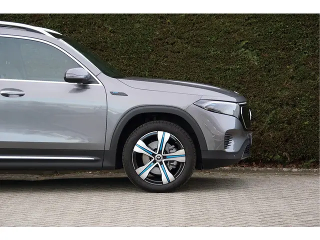 Mercedes-Benz EQB EQB 300 4MATIC 2022 Elektrisch 62