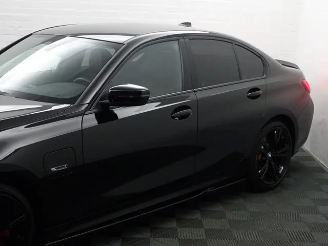 BMW 3 Serie 320e M Performance Aut- 2022 Hybride Benzine 31