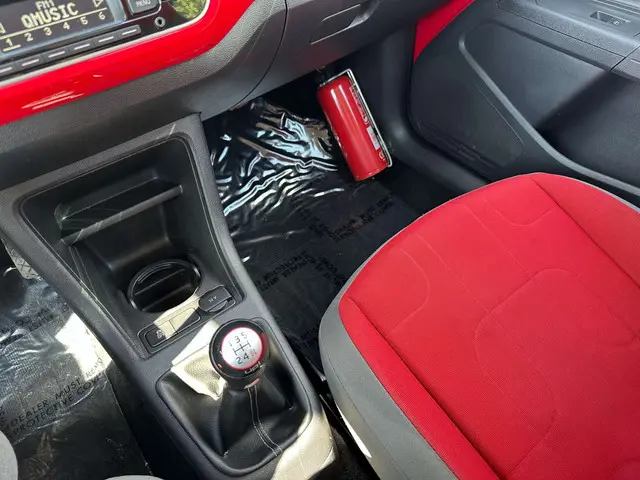 Volkswagen up! | CROSS | UP | AIRCO | 2014 Benzine 18