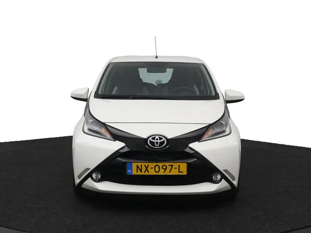 Toyota Aygo 1.0 VVT-i x-play 2017 Benzine 16