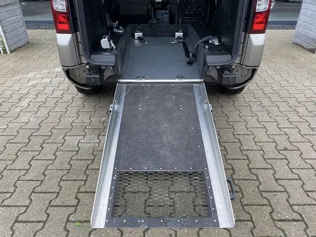 Citroën Berlingo 1.6 VTi Tendance 2013 Benzine 16