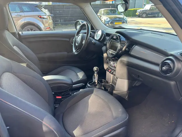 MINI Cooper Mini 1.5 Business 2017 Benzine 6