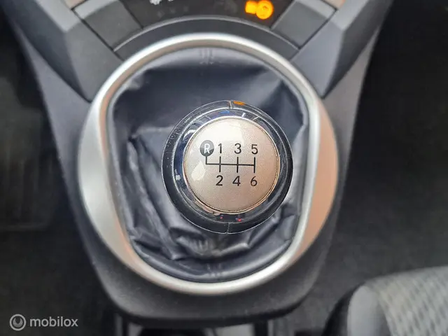 Toyota Verso-S 1.3 VVT-i Aspiration 2012 Benzine 17