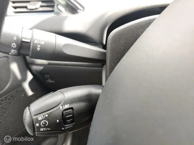 Peugeot 208 1.2 VTi Blue Lease Airco/navi/Pdc 2013 Benzine 20