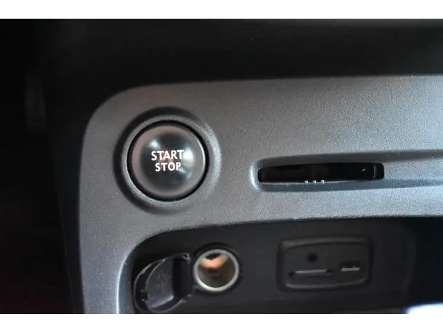 Renault Captur TCe 120 EDC Dynamique 2013 Benzine 25