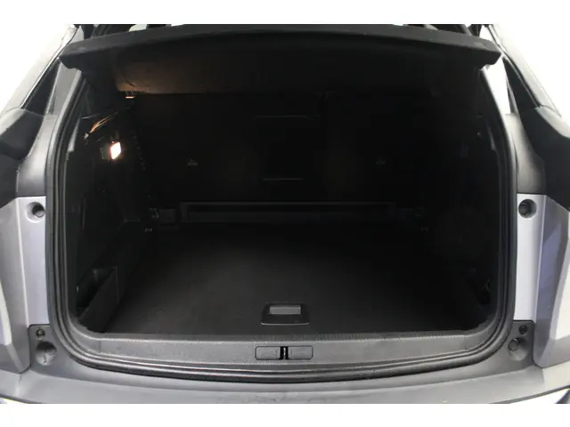 Peugeot 3008 1.2 Hybrid 136 GT 2024 Hybride Benzine 23