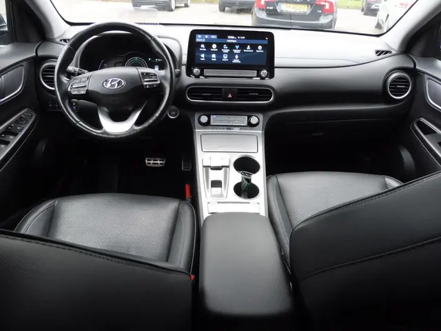 Hyundai Kona EV Premium 64 kWh SOH 98% 2020 Elektrisch 4