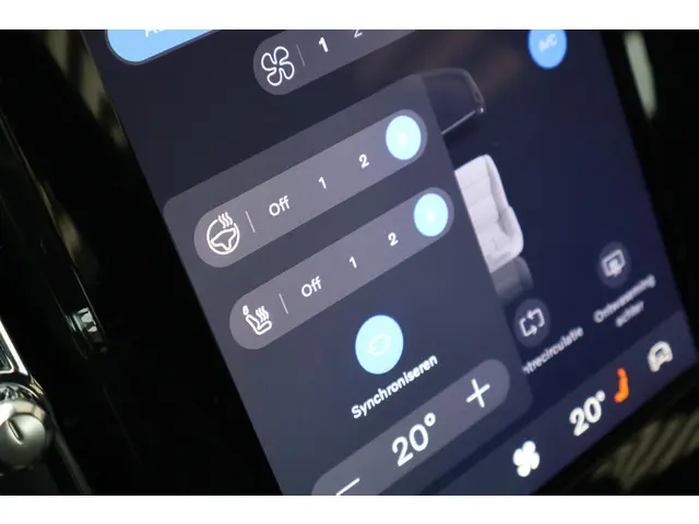 Volvo XC40 B4 Plus Dark 2025 Benzine 19