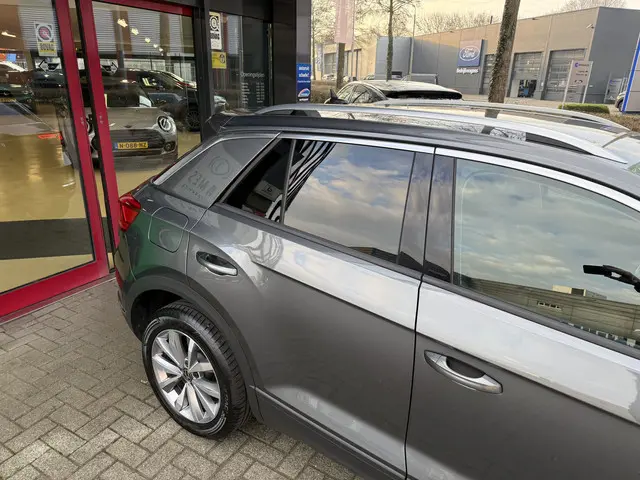 Volkswagen T-Roc 1.5 TSI Style Business 2022 Benzine 10
