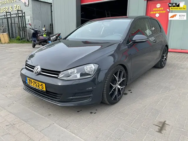 Volkswagen Golf 1.6 TDI Trendline 2015 Diesel