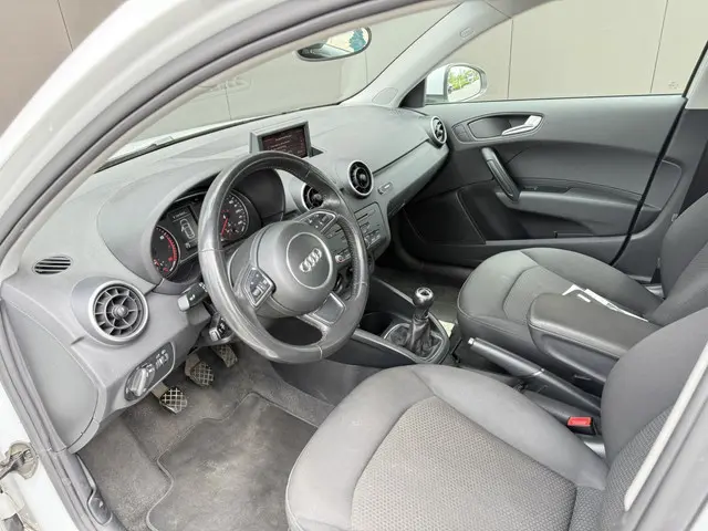 Audi A1 Sportback 1.4 TFSI Connect 2012 Benzine 15