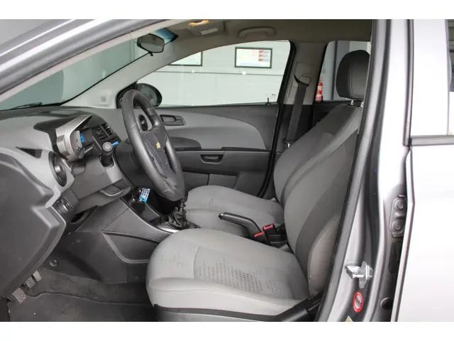 Chevrolet Aveo 1.2 LS 2012 Benzine 18